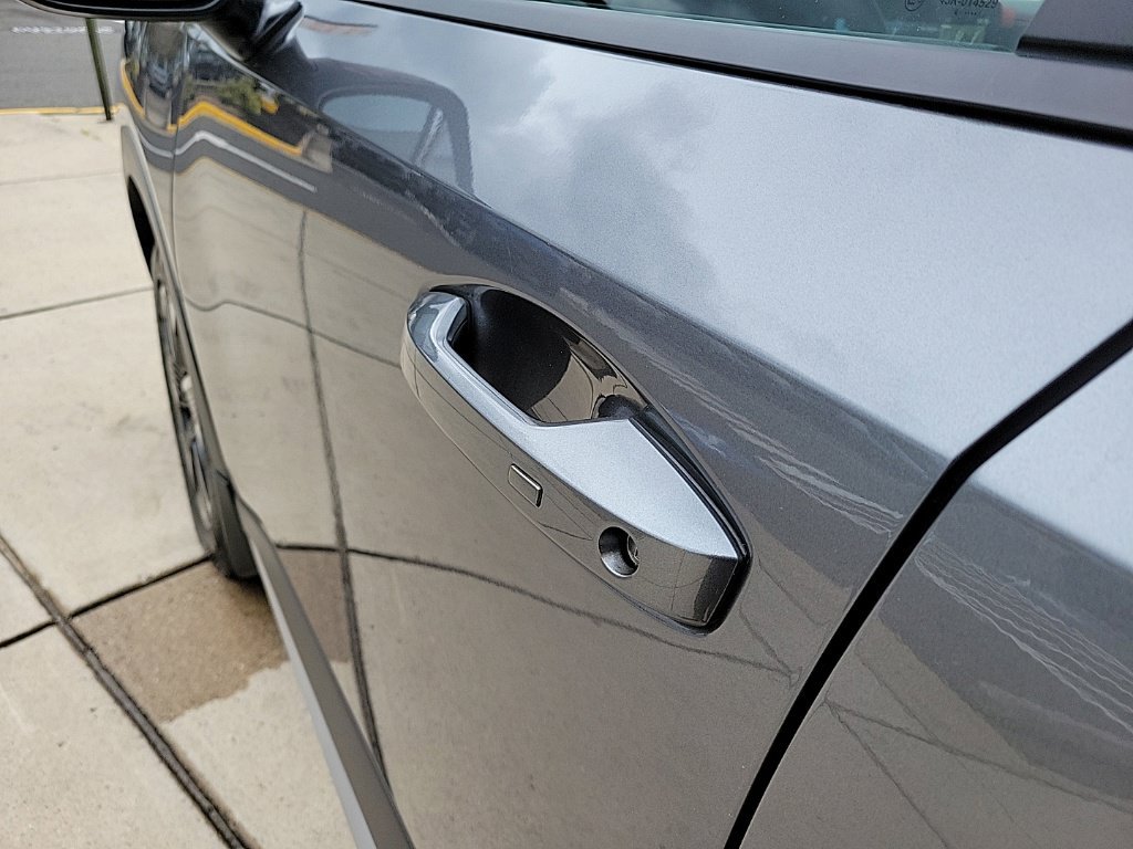 Certified 2025 Nissan Kicks SV AWD/4WD image 10