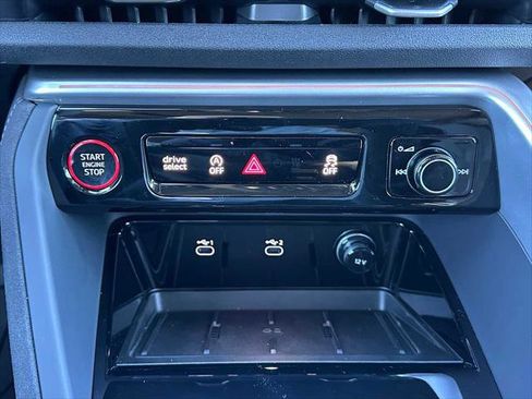 New 2025 Audi SQ5 Premium Plus image 27