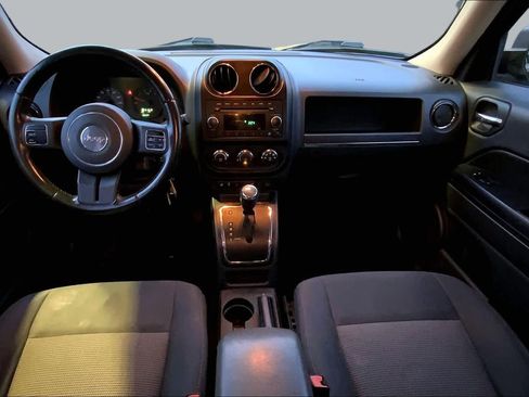 Used 2011 Jeep Patriot Latitude AWD/4WD image 14
