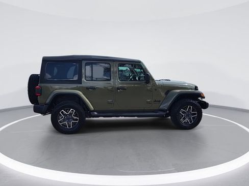 New 2026 Jeep Wrangler Unlimited Sahara AWD/4WD image 8