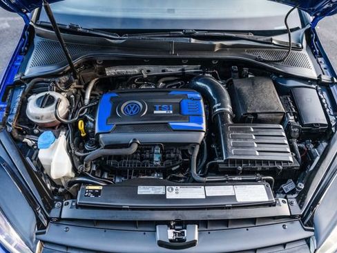 Used 2015 Volkswagen Golf R 4-Door image 30