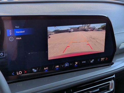 New 2026 Chevrolet Traverse LT image 23