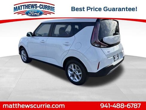 Used 2025 Kia Soul LX w/ LX Technology Package FWD image 6