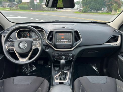Used 2016 Jeep Cherokee Latitude w/ Comfort/Convenience Group AWD/4WD image 20