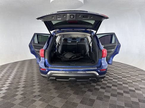 Used 2017 Nissan Pathfinder SL FWD image 18