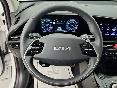 Used 2024 Kia Niro Wave w/ Wave Preserve Package image 14