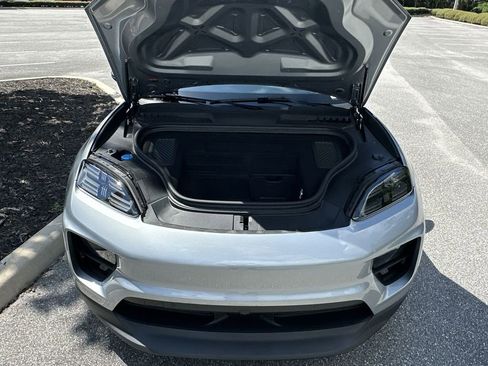 New 2025 Porsche Macan Electric image 30