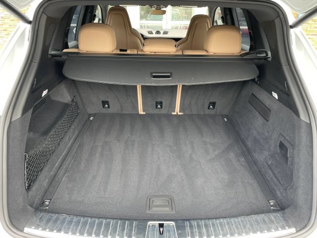 Used 2023 Porsche Cayenne AWD/4WD image 48