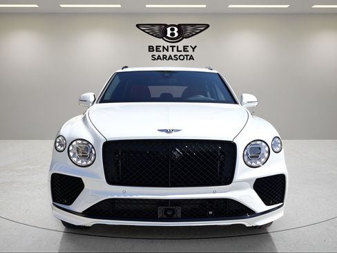 Used 2025 Bentley Bentayga AWD/4WD image 8