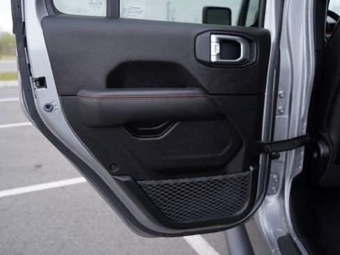 Used 2020 Jeep Gladiator Rubicon AWD/4WD image 17