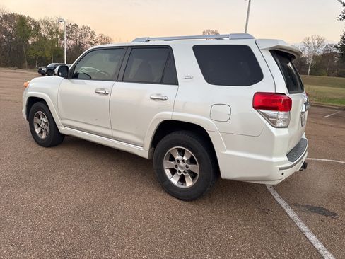 Used 2013 Toyota 4Runner SR5 image 5