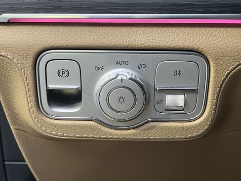 Certified 2024 Mercedes-Benz GLS 450 4MATIC image 29