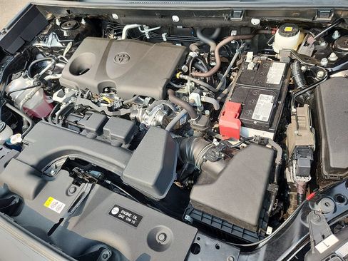 Certified 2025 Toyota RAV4 XLE FWD image 30