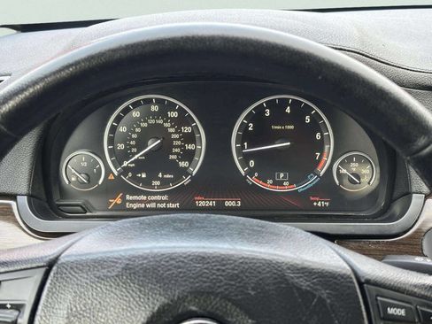 Used 2011 BMW 750i xDrive image 23