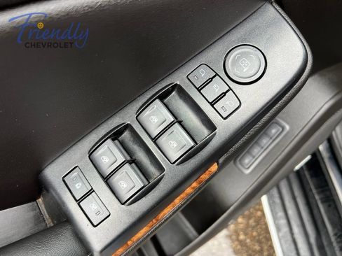 Used 2019 Chevrolet Suburban Premier AWD/4WD image 26