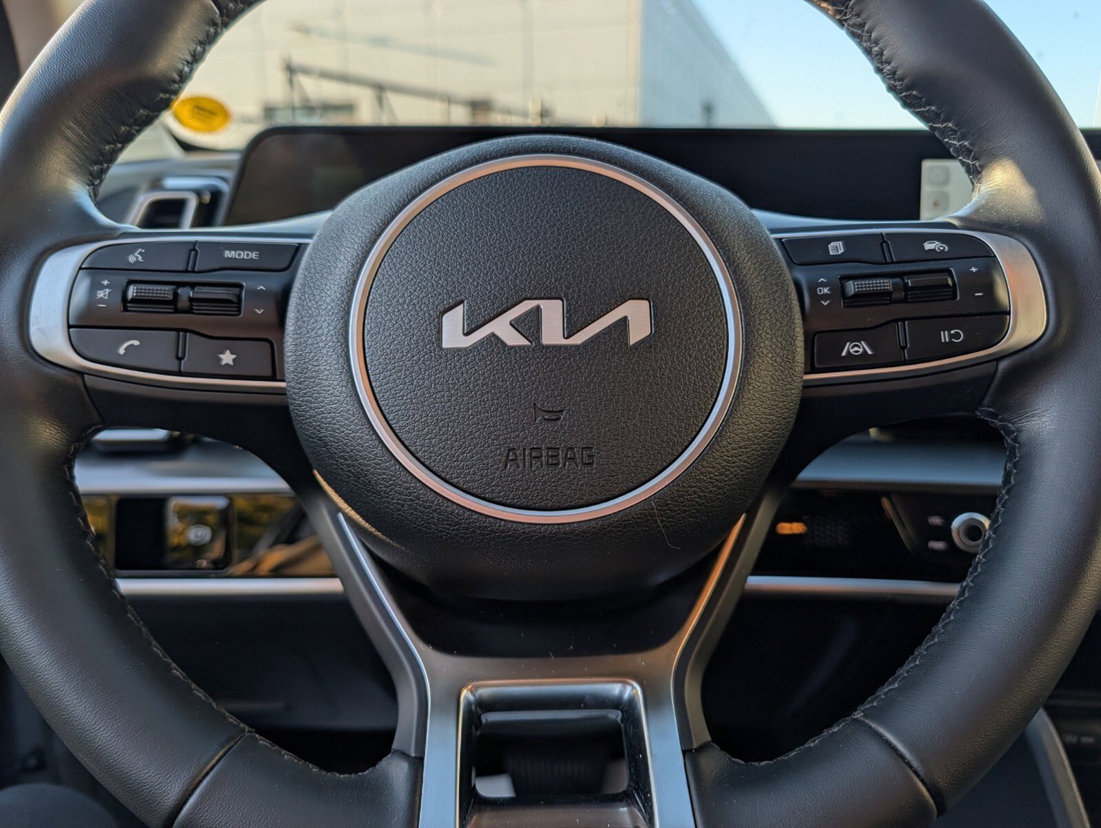 Used 2025 Kia Sportage EX FWD image 28