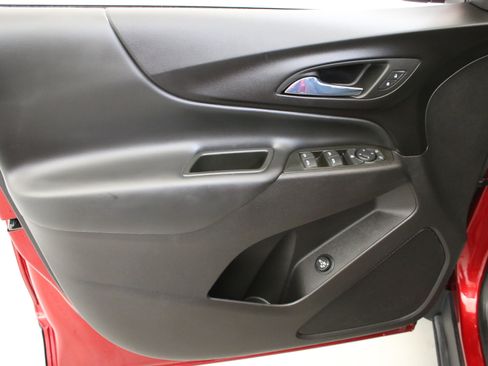 Certified 2024 Chevrolet Equinox LT FWD image 13