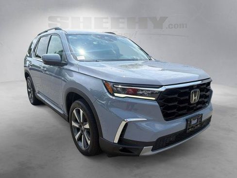 Used 2025 Honda Pilot Elite image 2