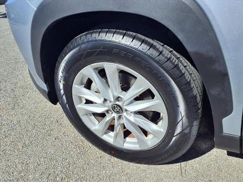 Used 2023 Toyota Corolla Cross LE image 5