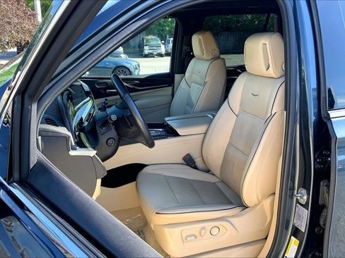 Used 2021 Cadillac Escalade Premium Luxury AWD/4WD image 25