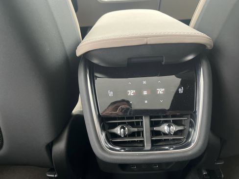 New 2025 Volvo EX90 Ultra image 11