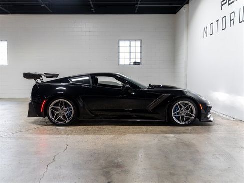 Used 2019 Chevrolet Corvette ZR1 RWD image 8