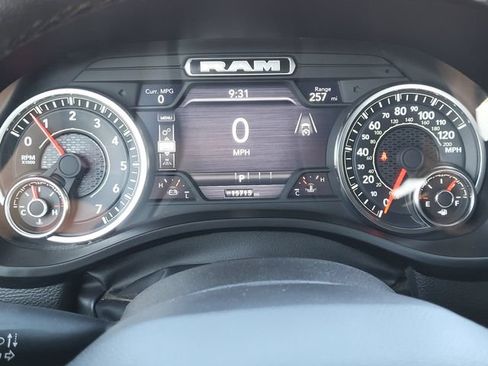 Used 2025 RAM 1500 Laramie AWD/4WD image 10