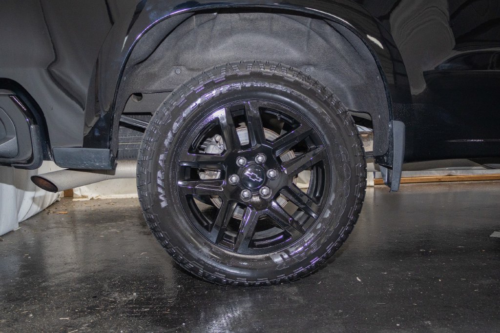 Used 2023 Chevrolet Silverado 1500 Custom AWD/4WD image 8