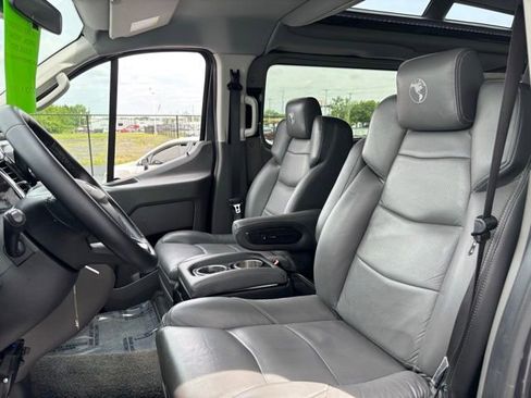 Used 2020 Ford Transit 150 Low Roof AWD w/ Exterior Upgrade Package image 17