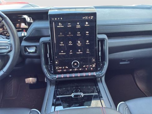 Used 2025 GMC Yukon AT4 Ultimate image 18