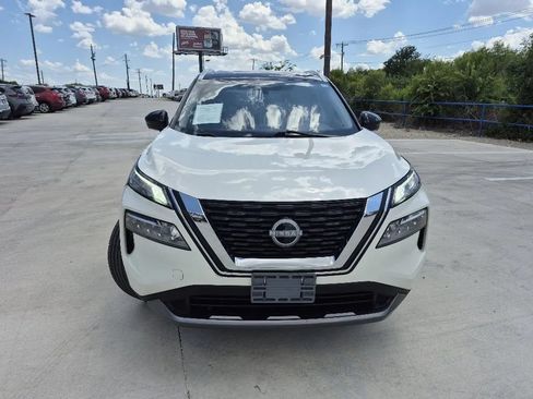 Used 2023 Nissan Rogue SL FWD image 3