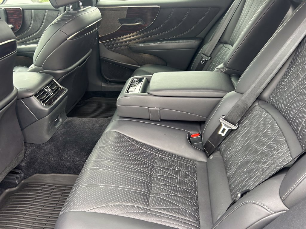Used 2020 Lexus LS 500 w/ Interior Upgrade Package RWD image 15