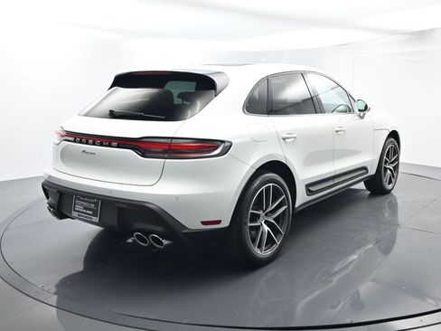 Used 2025 Porsche Macan image 14