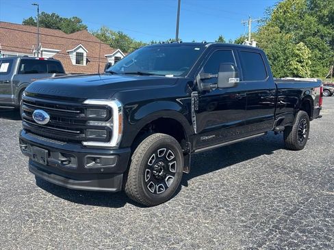 Used 2025 Ford F250 Platinum AWD/4WD image 3