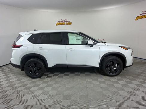 New 2026 Nissan Rogue SV FWD image 7