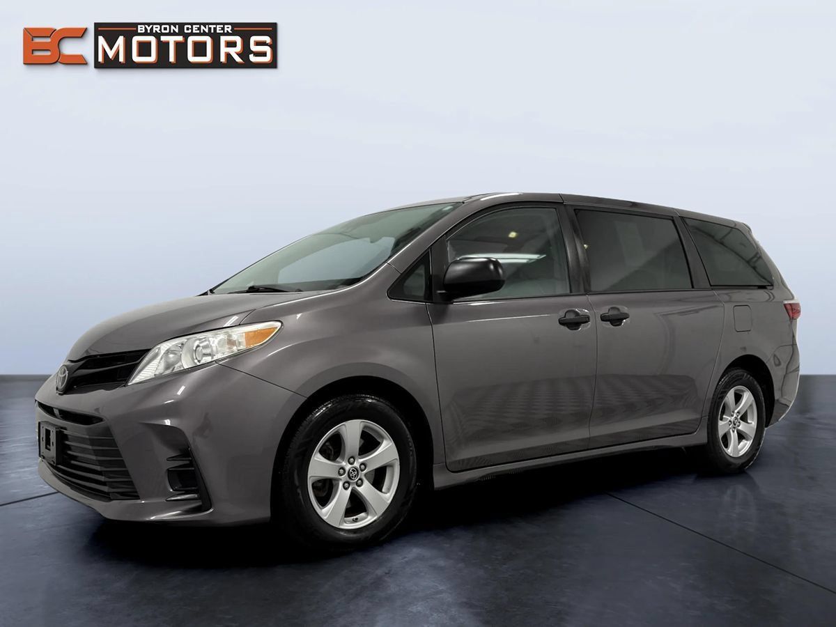 Used 2019 Toyota Sienna L FWD image 2