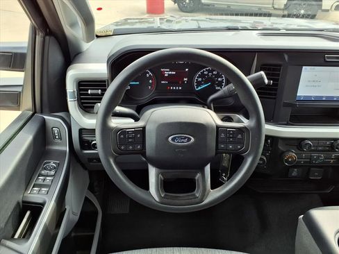 Used 2025 Ford F250 XLT image 18