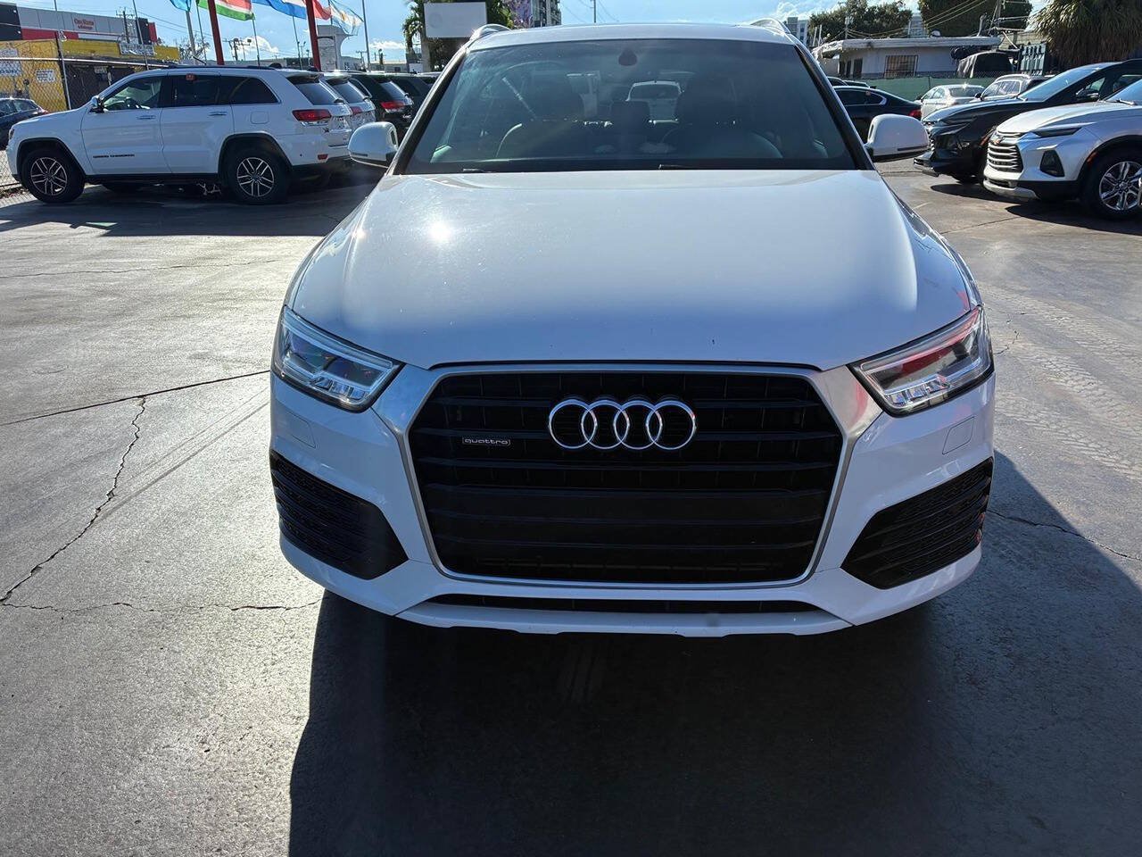 Used 2018 Audi Q3 2.0T Premium Plus w/ Premium Plus Package AWD/4WD image 1