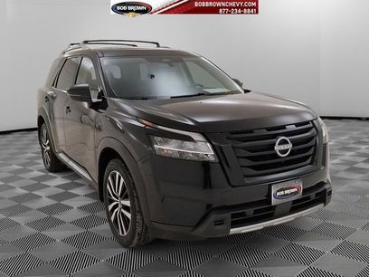 Used 2024 Nissan Pathfinder Platinum w/ Black Appearance Package