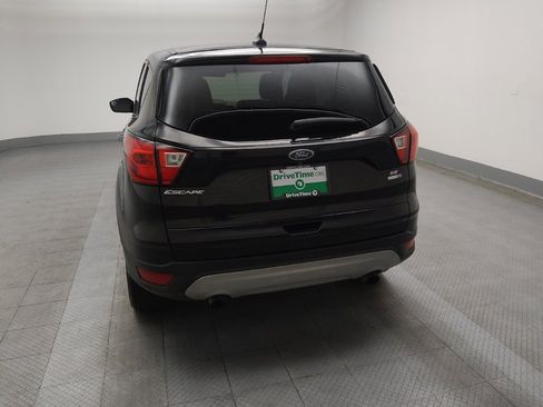 Used 2019 Ford Escape SE image 6