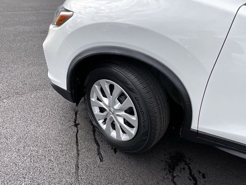 Certified 2020 Nissan Rogue S image 31