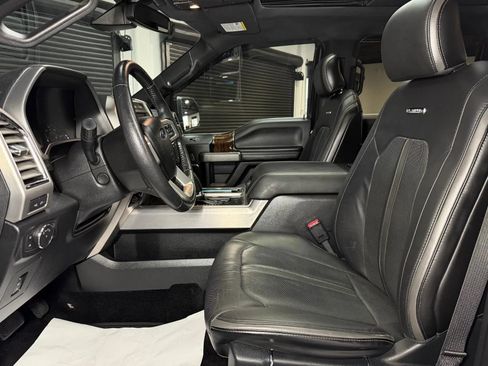Used 2015 Ford F150 Platinum w/ Equipment Group 701A Luxury AWD/4WD image 28