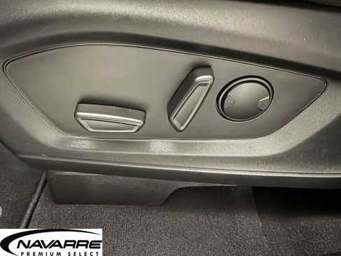 Used 2021 Ford Explorer XLT image 28