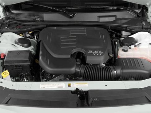 Used 2014 Dodge Challenger SXT image 16