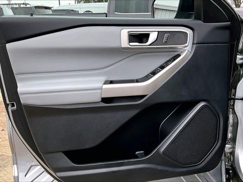 Certified 2022 Ford Explorer XLT w/ Equipment Group 202A image 22