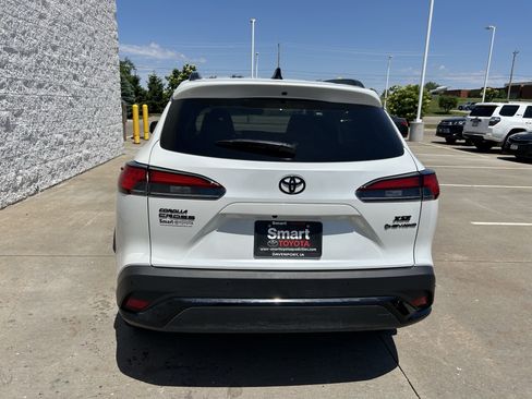 Used 2025 Toyota Corolla Cross AWD Hybrid w/ Convenience Package image 5