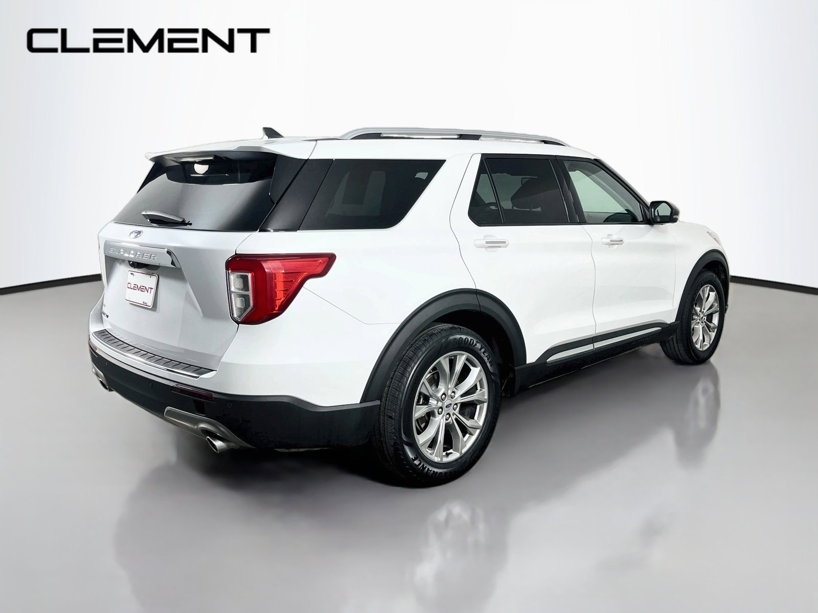 Used 2023 Ford Explorer Limited w/ Equipment Group 301A RWD image 7