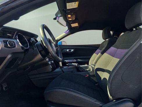 Used 2017 Ford Mustang Coupe image 21