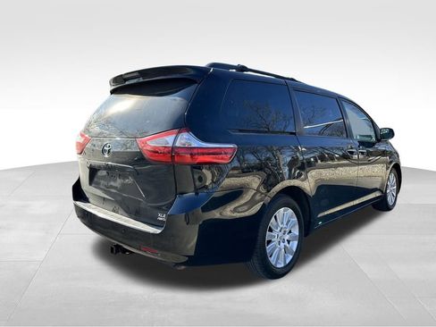 Used 2015 Toyota Sienna XLE Premium image 7