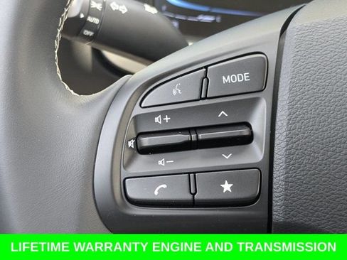 Used 2025 Hyundai Venue Limited FWD image 28